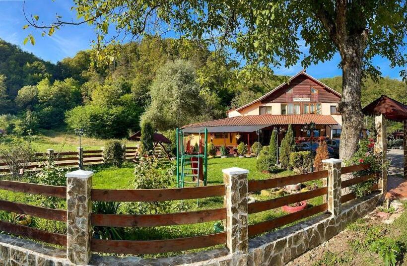 بنسيون Poarta Apusenilor