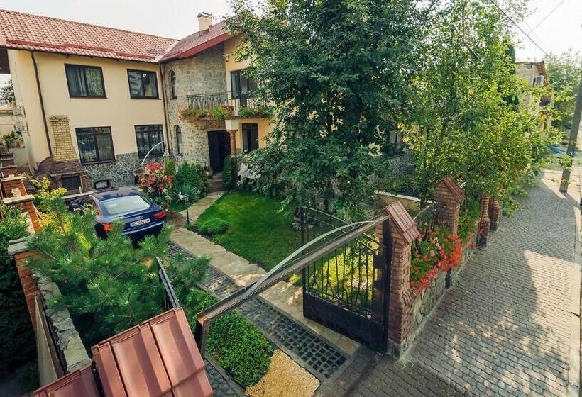 بنسيون Saban Deluxe