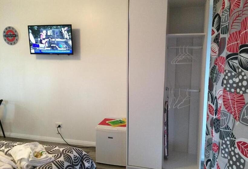 Пансион Scout Hall