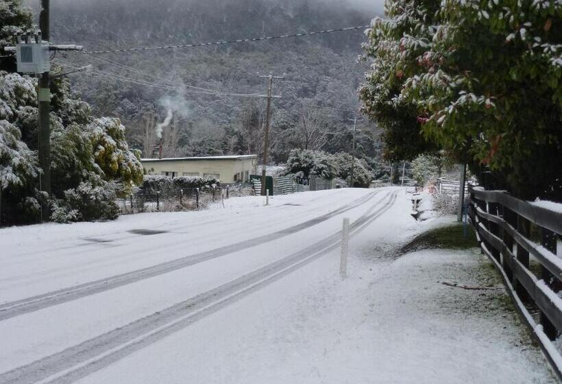 Пансион Scout Hall