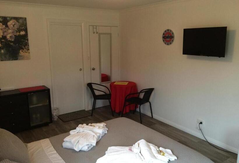 Пансион Scout Hall