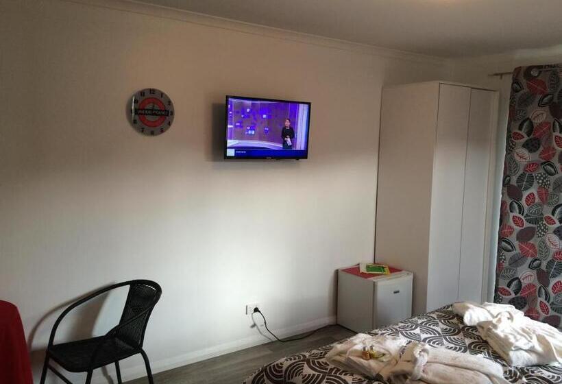 Пансион Scout Hall