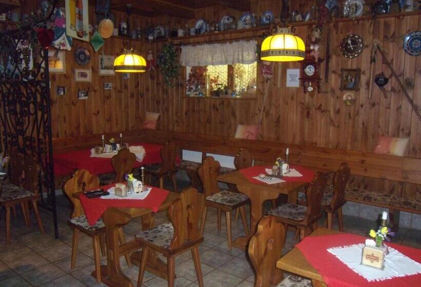 호스텔 Penzion U Urbanů