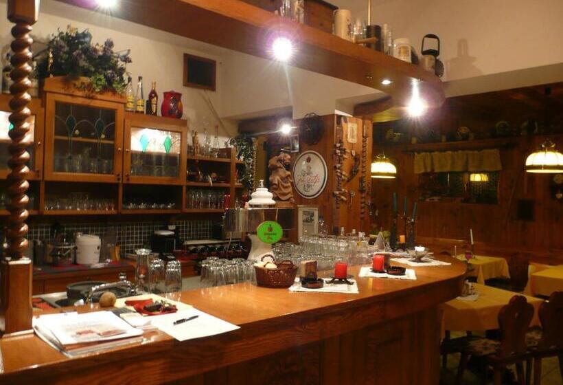 호스텔 Penzion U Urbanů