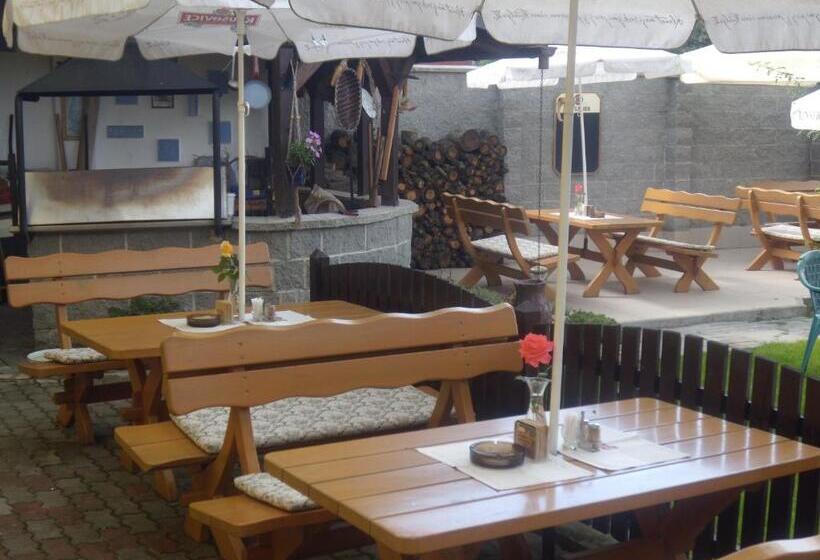 호스텔 Penzion U Urbanů