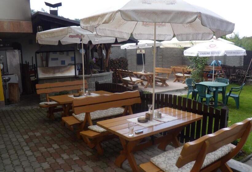 호스텔 Penzion U Urbanů