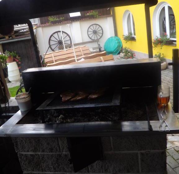 호스텔 Penzion U Urbanů