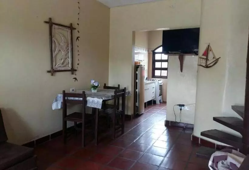 Retkeilymaja Residencial Rosi