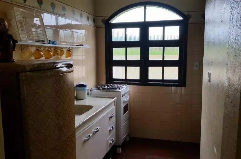 Retkeilymaja Residencial Rosi