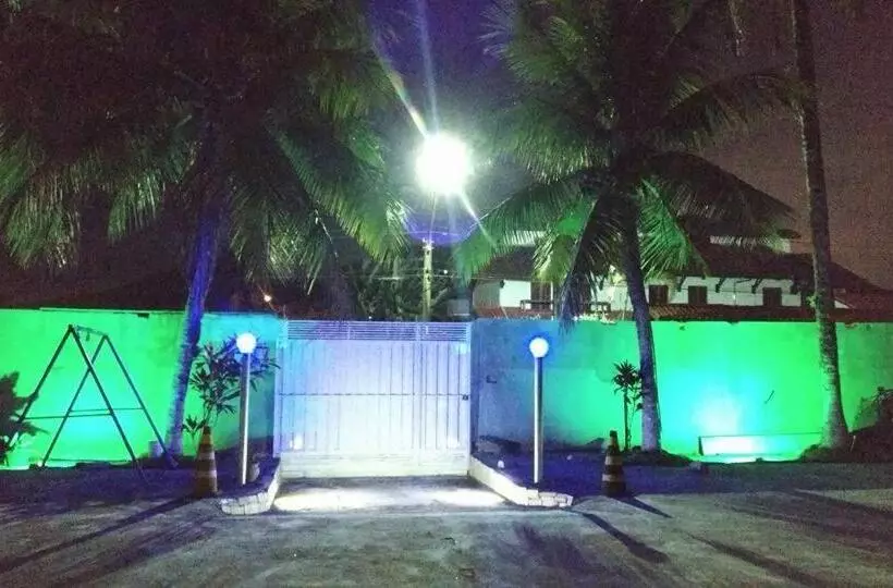 Retkeilymaja Residencial Rosi