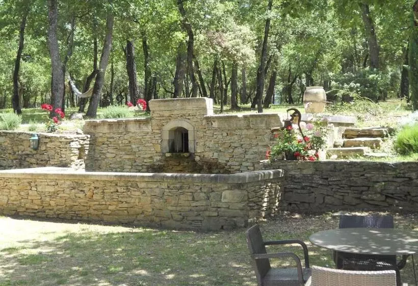 Aamiaismajoitus (B&B) Le Mas De La Pinède