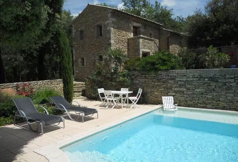 Aamiaismajoitus (B&B) Le Mas De La Pinède