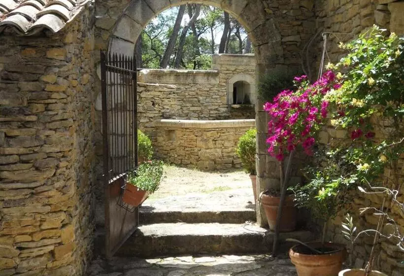 Aamiaismajoitus (B&B) Le Mas De La Pinède