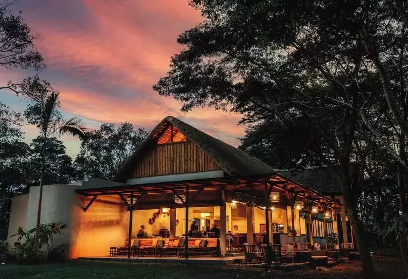 هتل Adrift River Club