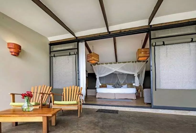 هتل Adrift River Club