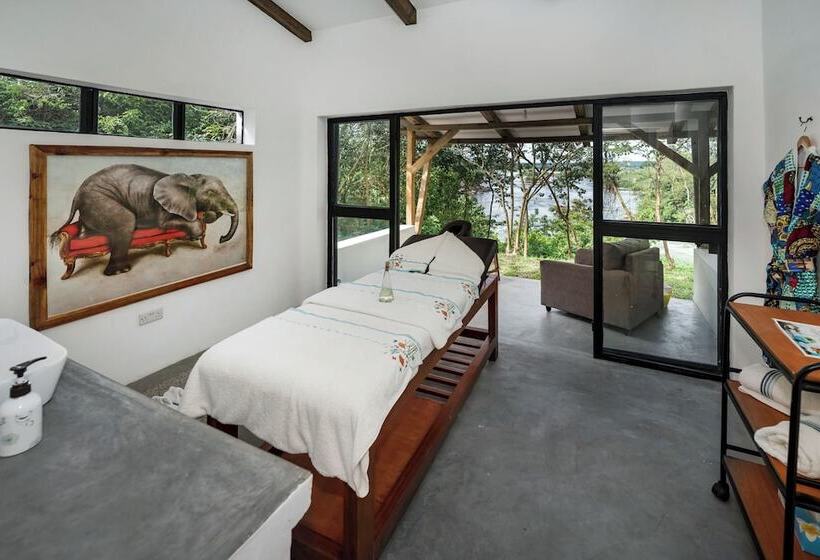 هتل Adrift River Club