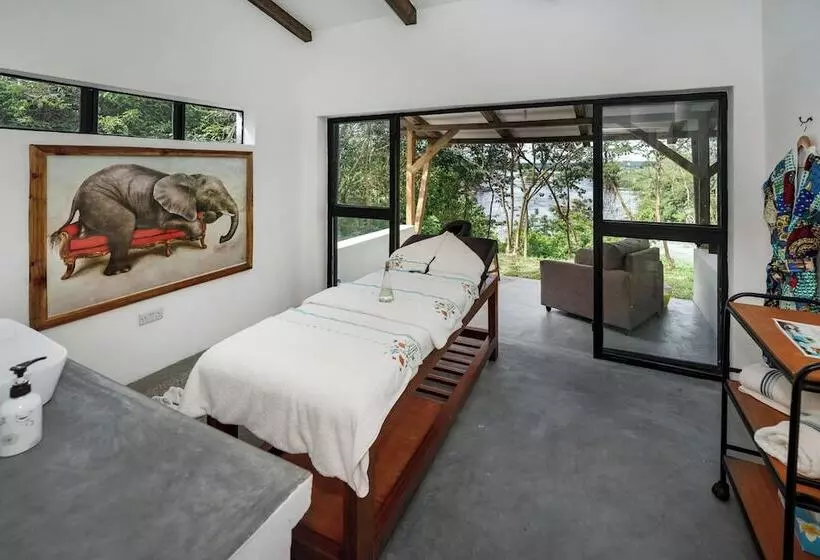 هتل Adrift River Club