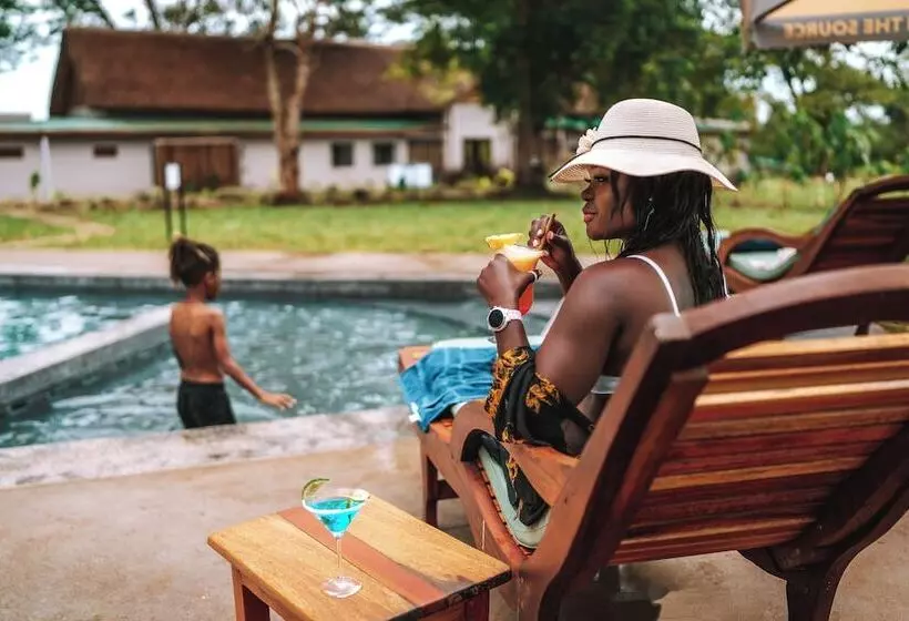 هتل Adrift River Club