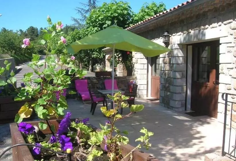 Hotelli Aux Vieux Arceaux