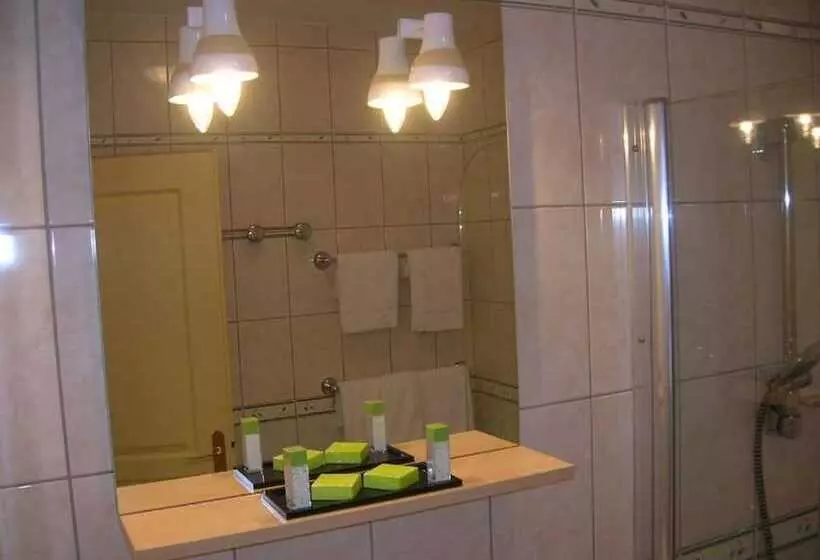 Hotelli Aux Vieux Arceaux