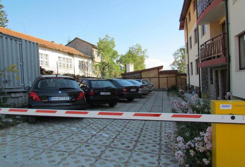 酒店 Boryka Family