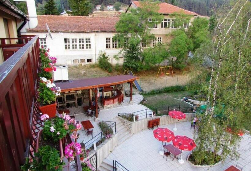 酒店 Boryka Family