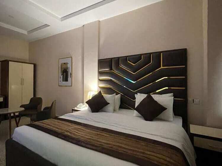 هتل De Silver Green Luxury