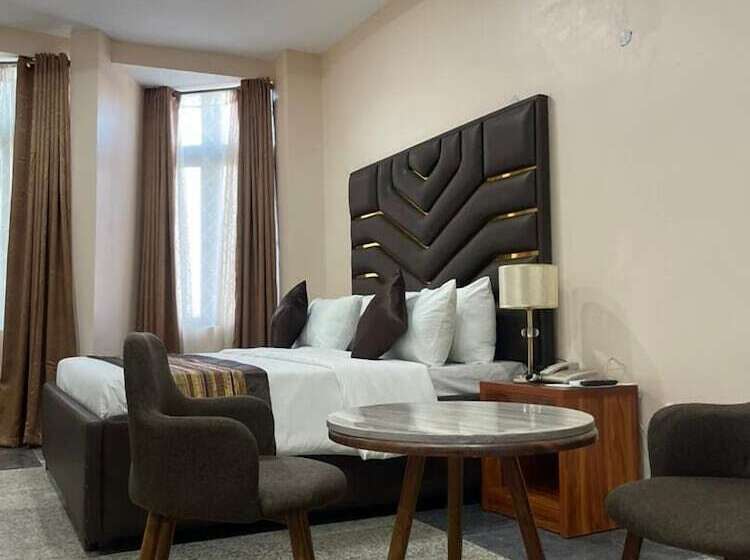 هتل De Silver Green Luxury