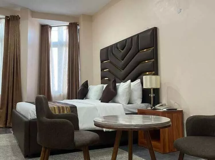 هتل De Silver Green Luxury