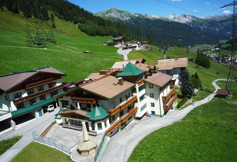 ホテル Garni   Restaurant Kaminstube