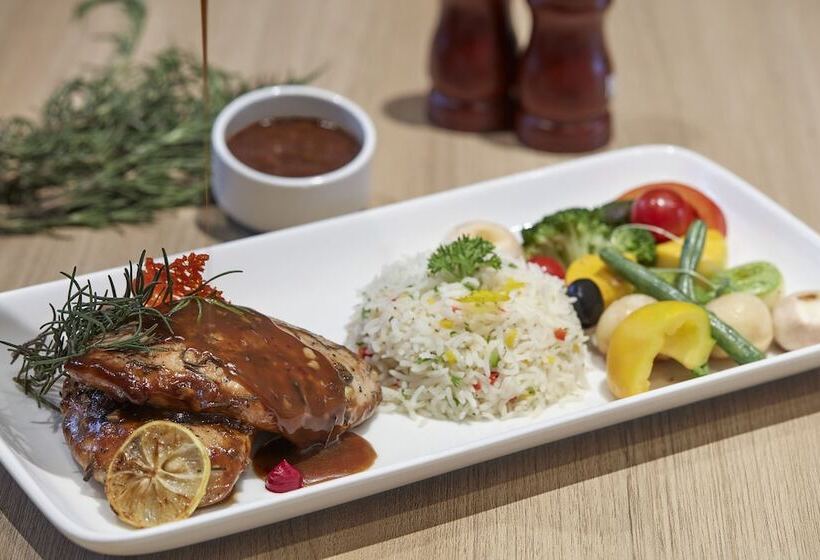 ホテル Holiday Inn Express Bengaluru Bommasandra By Ihg