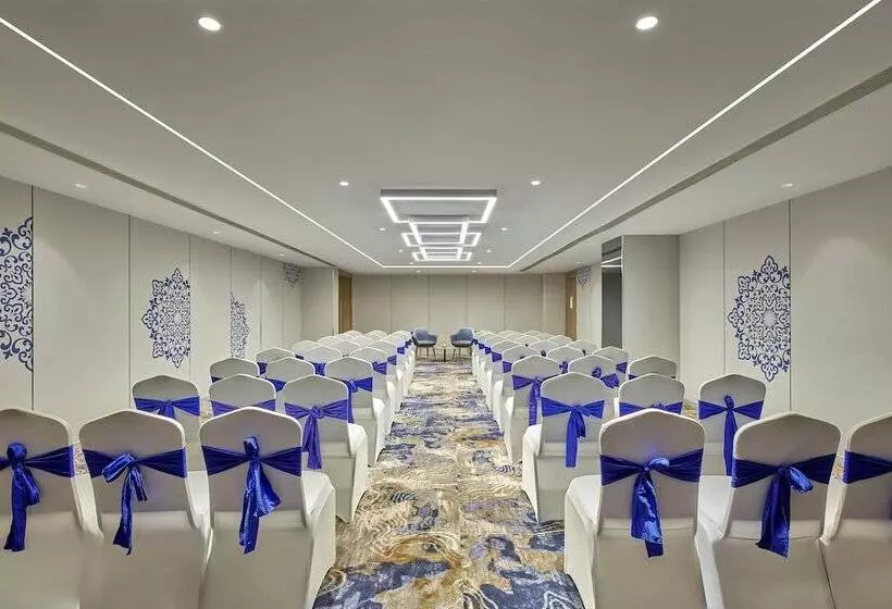 ホテル Holiday Inn Express Bengaluru Bommasandra By Ihg