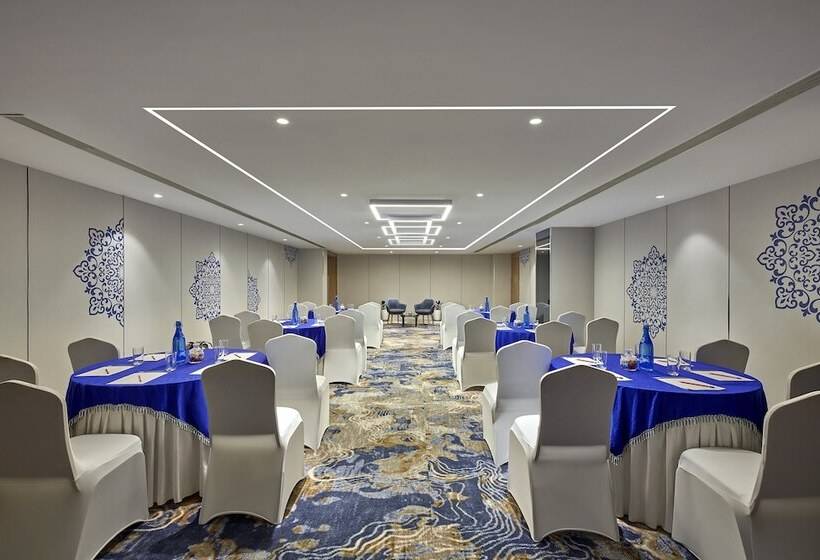 ホテル Holiday Inn Express Bengaluru Bommasandra By Ihg