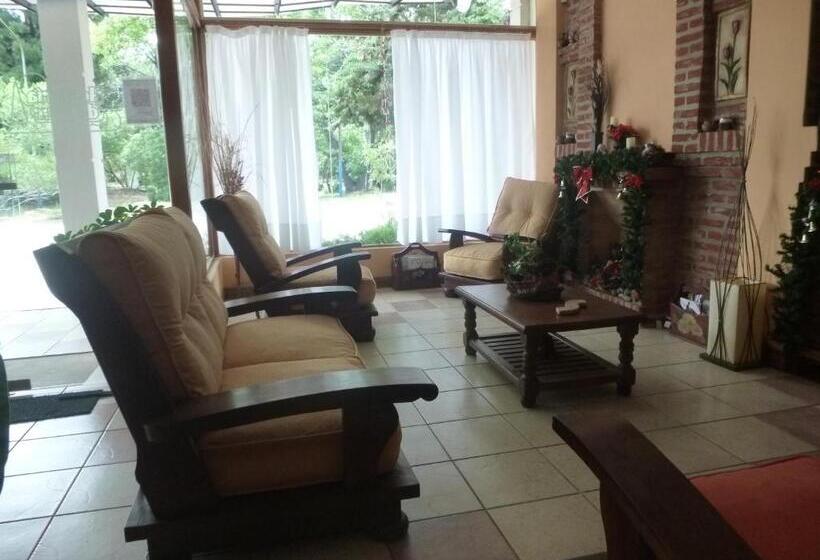 هتل Hosteria Del Sur