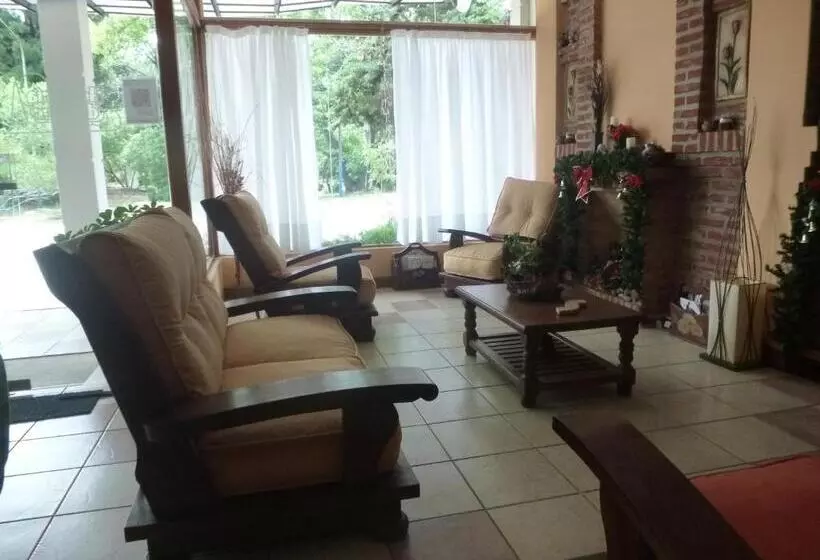 هتل Hosteria Del Sur