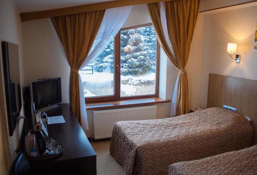 هتل Kapriz Karakol