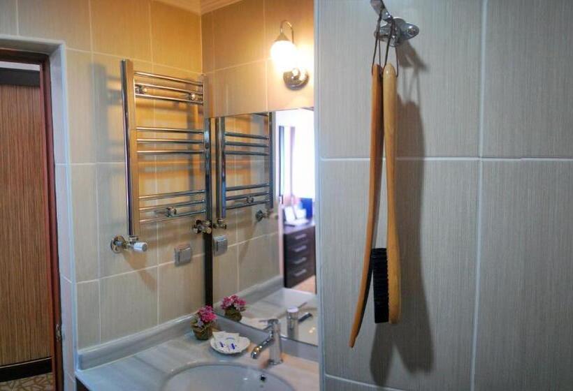 هتل Kapriz Karakol