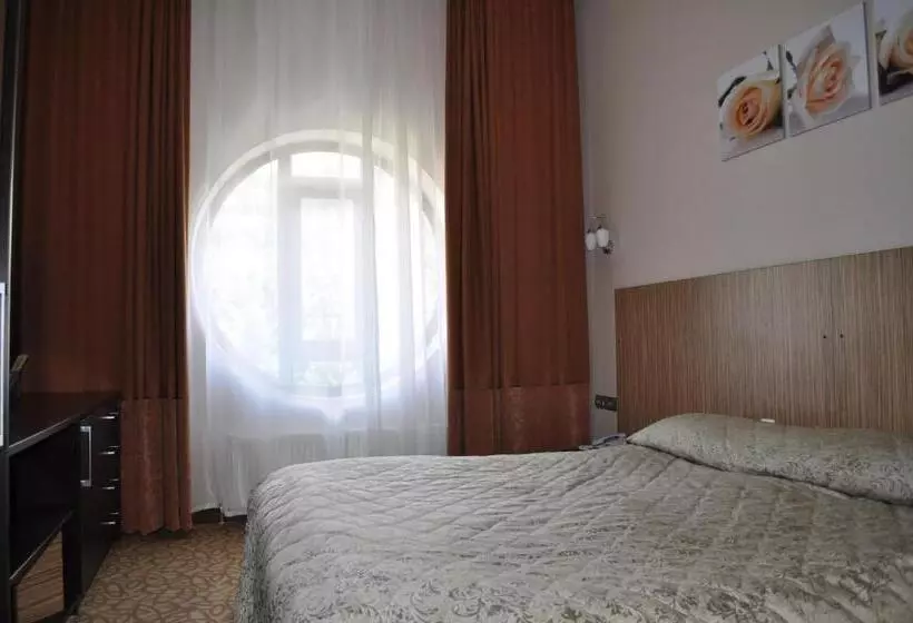 هتل Kapriz Karakol