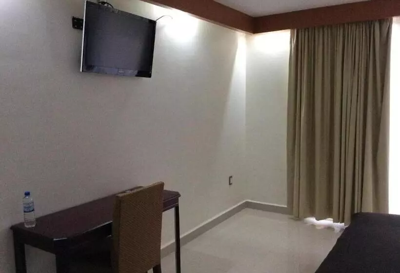 Hotelli La Media Luna Inn