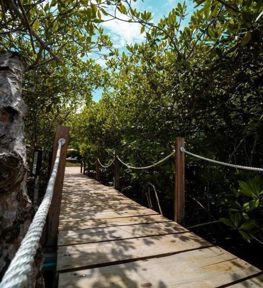 هتل Playa Scondida Baru