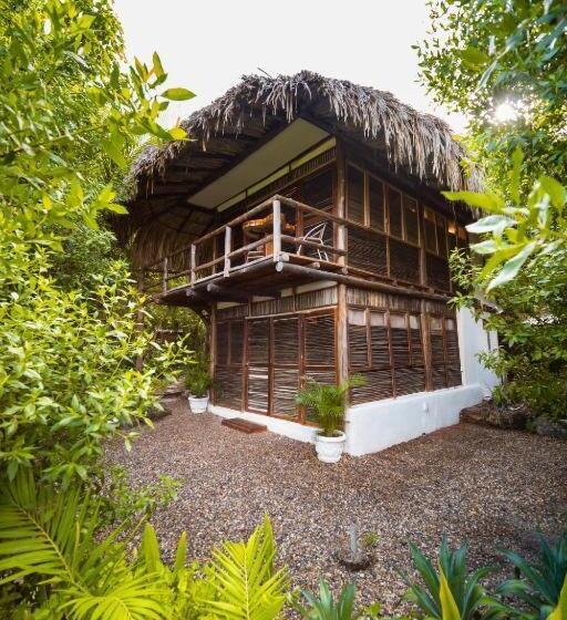 هتل Playa Scondida Baru