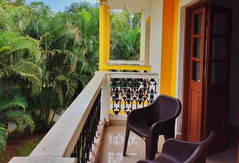 בית מלון כפרי The Savi Villa Luxuria