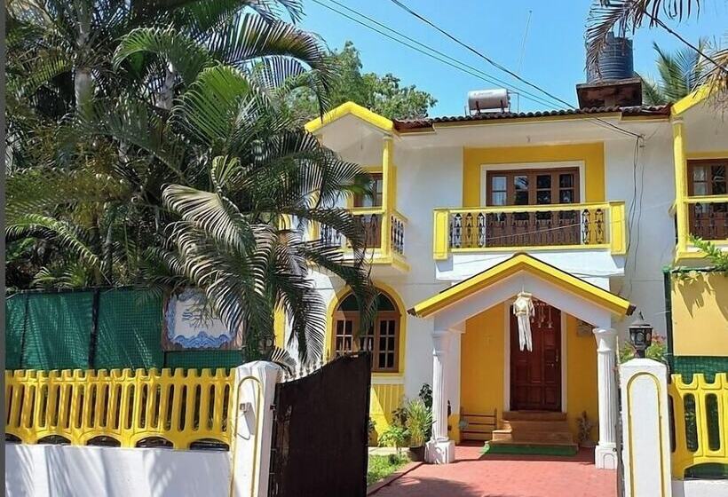 בית מלון כפרי The Savi Villa Luxuria