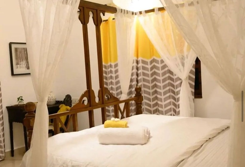 בית מלון כפרי The Savi Villa Luxuria