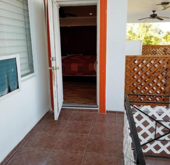 فندق على الطريق Royal Budget Inn