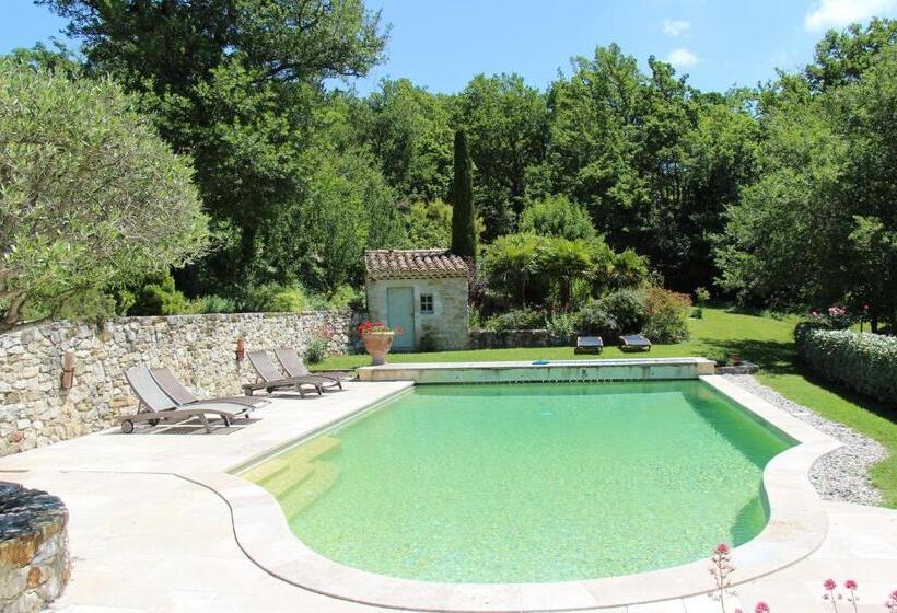 بنسيون Domaine Du Roc