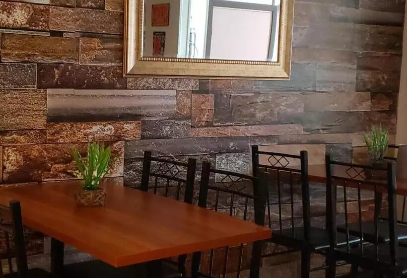 ペンション Hostal Torres Del Paine 2