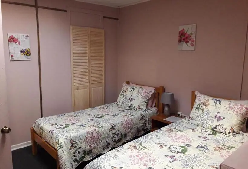 ペンション Hostal Torres Del Paine 2