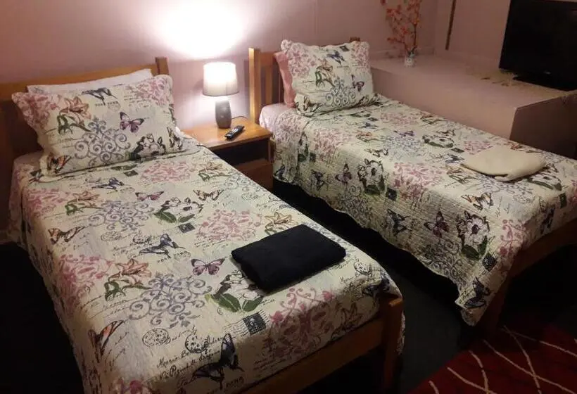 ペンション Hostal Torres Del Paine 2