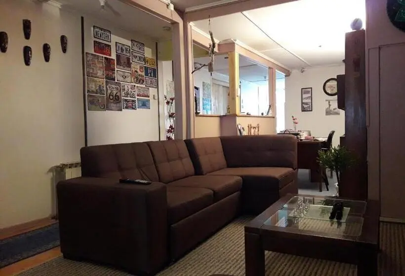 ペンション Hostal Torres Del Paine 2